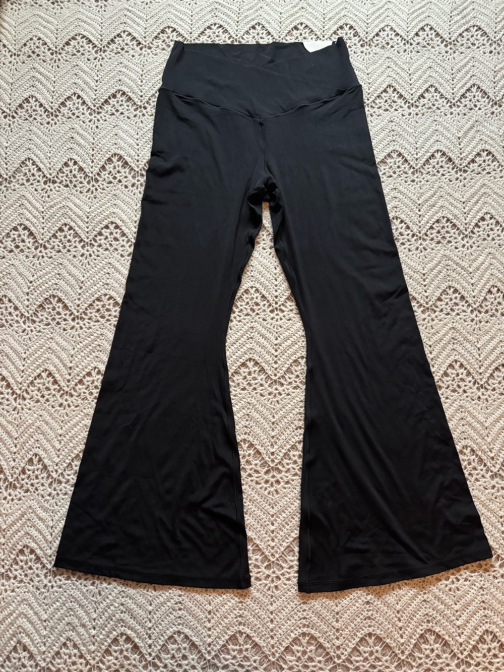 NWT Offline Aerie Black High-Rise Flared Yoga Pants Size XXL Criss Cross Waist